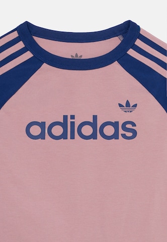 ADIDAS ORIGINALS - Camiseta en lila