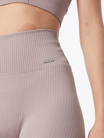 aim'n Slimfit Sporthose in Lila