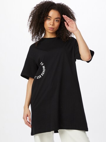 T-shirt oversize 'Sarali' Moves en noir : devant