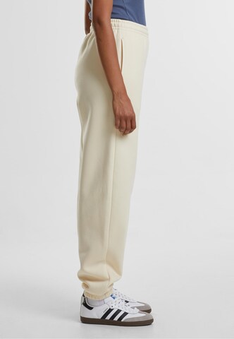 Tapered Pantaloni di Urban Classics in bianco
