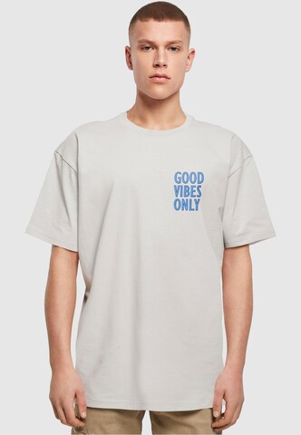 T-Shirt 'Good Vibes Only' Merchcode en gris : devant