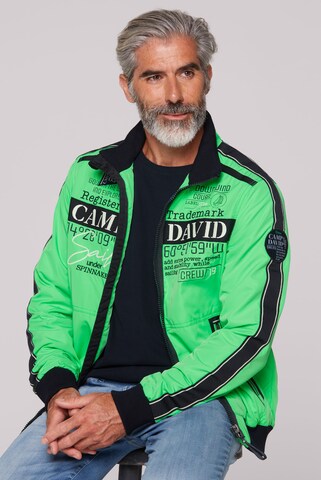CAMP DAVID Between-Season Jacket in Green: front
