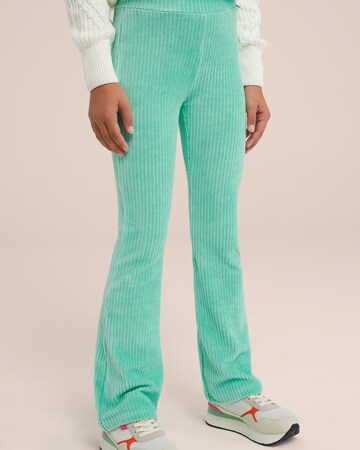Flared Leggings di WE Fashion in verde