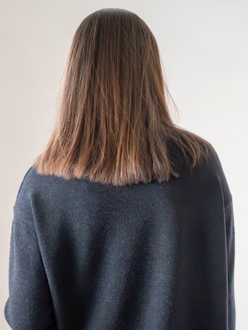 WEARABLE STORIES Trui 'Riske' in Zwart