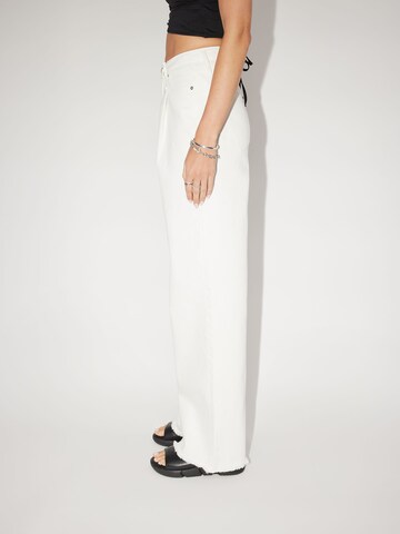 LeGer by Lena Gercke Wide leg Pleated Jeans 'Greta Tall' in White: side