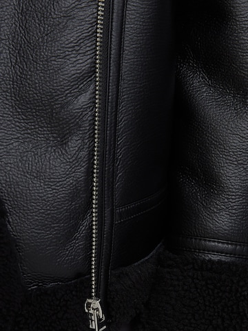 Veste d’hiver Bershka en noir