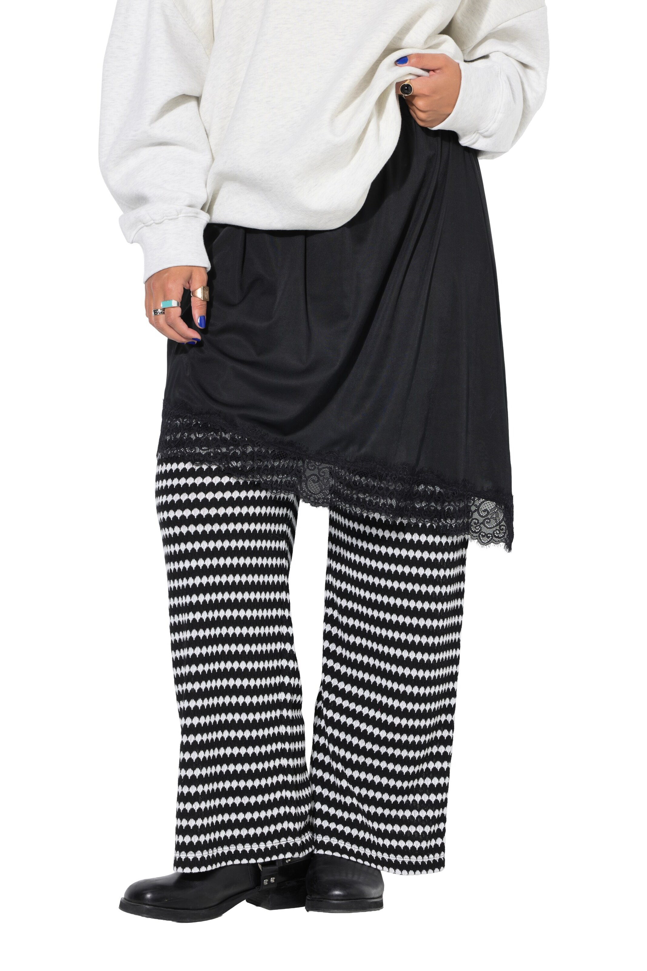 Studio Untold Skirt in Black: front