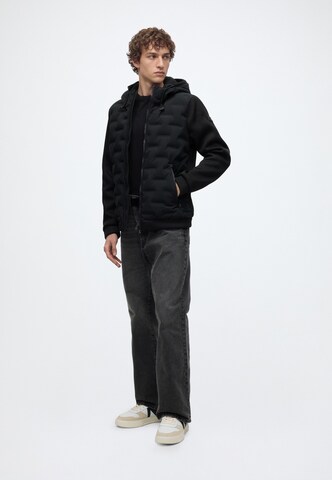 No Excess Jacke in Schwarz