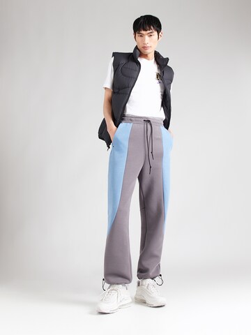 Nike Sportswear - Regular Calças em cinzento