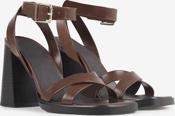 BRONX Sandalen met riem in Bruin