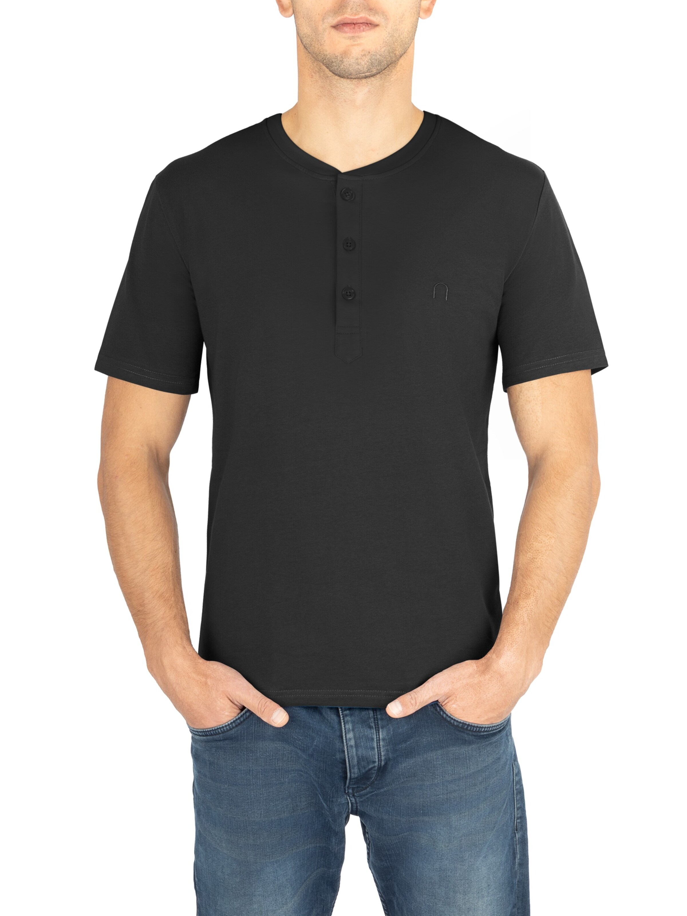 normani Shirt in Black: front