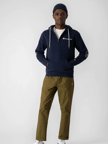 Champion Authentic Athletic Apparel Sweatshirt i blå