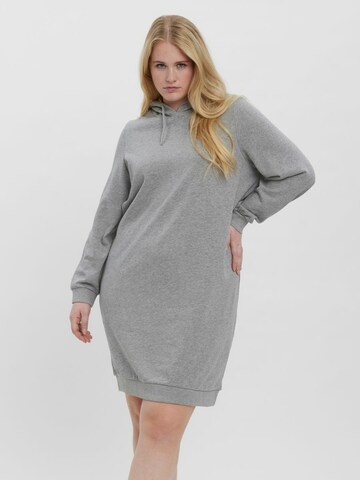Vero Moda Curve Kleid in Grau: predná strana