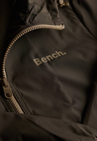 Veste mi-saison 'Bench X Superdry & Co' BENCH en vert