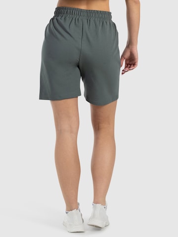Smilodox Loosefit Sportbroek ' Nurya ' in Groen