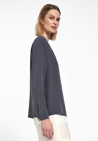 include Blouse in Grey