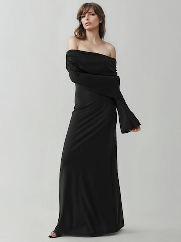 Abito di Hiccup in nero