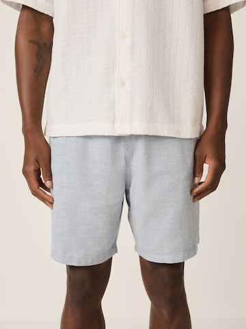 Next Regular Shorts in Blau