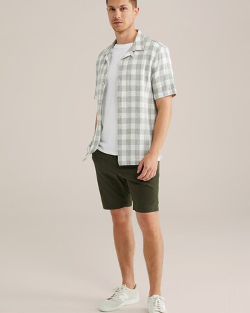WE Fashion Regular Shorts in Grün