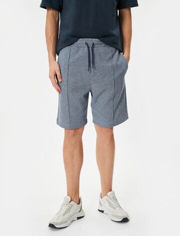 Koton Regular Shorts in Blau: Vorderseite