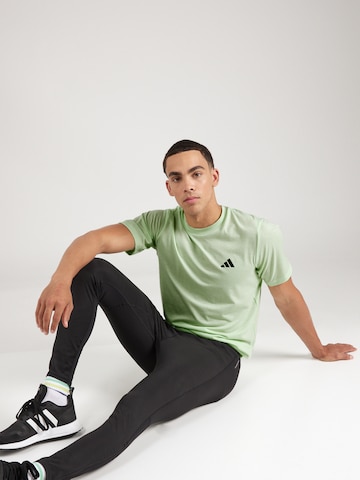 T-Shirt fonctionnel 'Train Essentials Comfort' ADIDAS PERFORMANCE en vert : devant