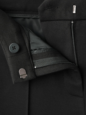 MANGO Slimfit Pressveckad byxa 'PALOMA' i svart