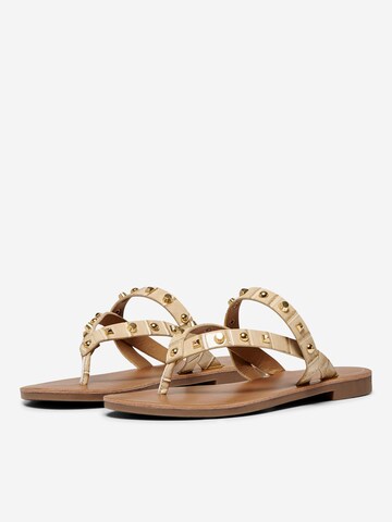 ONLY - Sandalias de dedo 'Melly' en beige