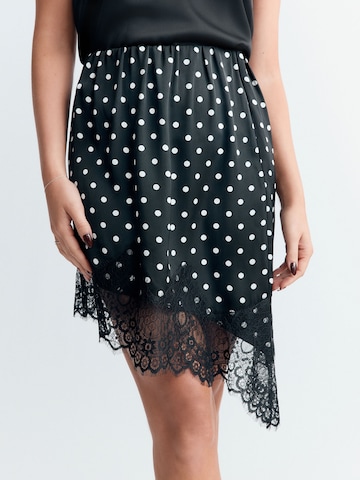 Gonna di Next in nero: frontale