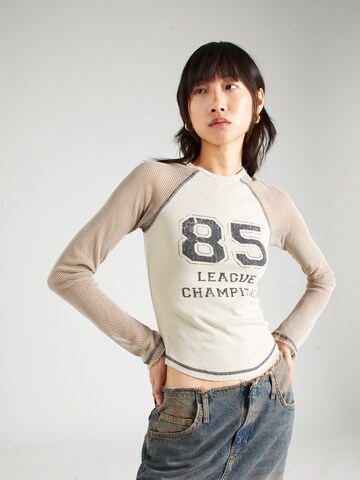 BDG Urban Outfitters Тениска в бежово: отпред