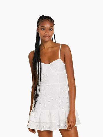 Bershka Summer dress in White: front