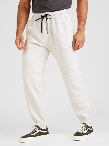 Abercrombie & Fitch Tapered Trousers in Grey: front