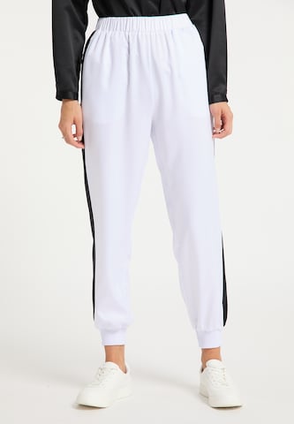 Pantaloni con pieghe di RISA in bianco: frontale