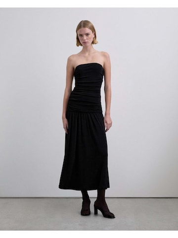 Scalpers Dress in Black: front