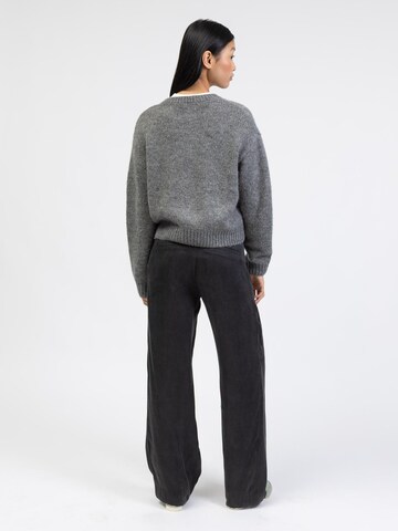 BROKE + SCHÖN Knit Cardigan in Grey