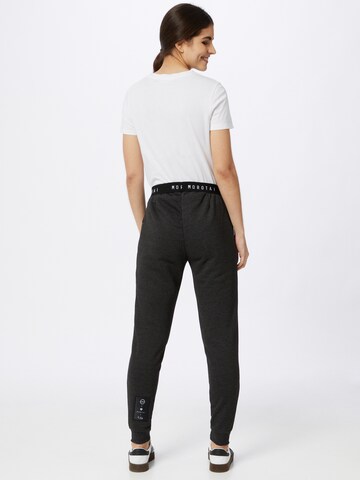 Coupe slim Pantalon de sport 'NAKA' MOROTAI en gris