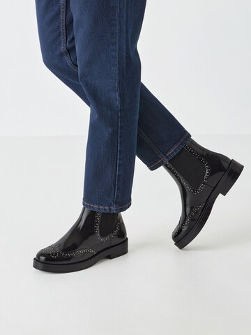 Tamaris Chelsea Boots in Schwarz