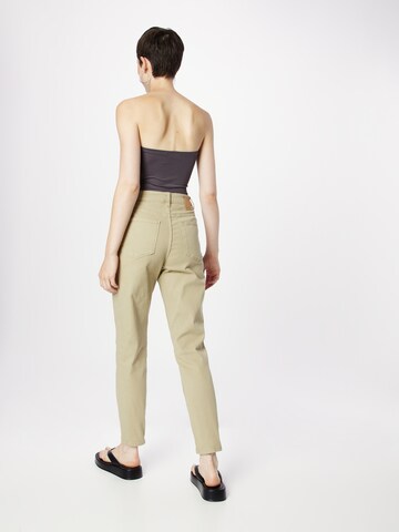 Tapered Jeans 'KESIA' di PIECES in verde