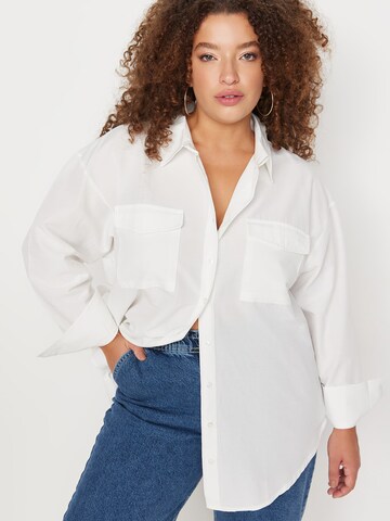 Trendyol Curve Blouse in Wit: voorkant