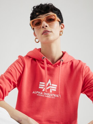 ALPHA INDUSTRIES Sweatshirt in Rot