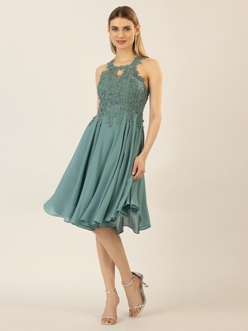APART Kleid in Grün
