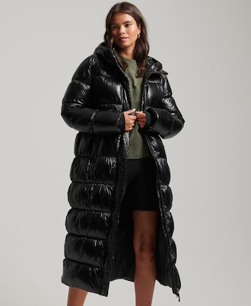 Manteau d’hiver Superdry en noir : devant