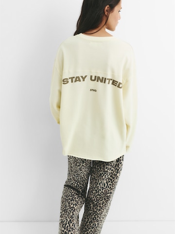 Pull&Bear Shirt 'STWD' in Yellow: front
