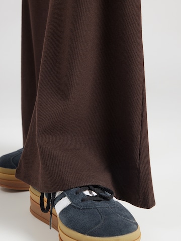 ADIDAS ORIGINALS Flared Leggings 'Essentials' - barna