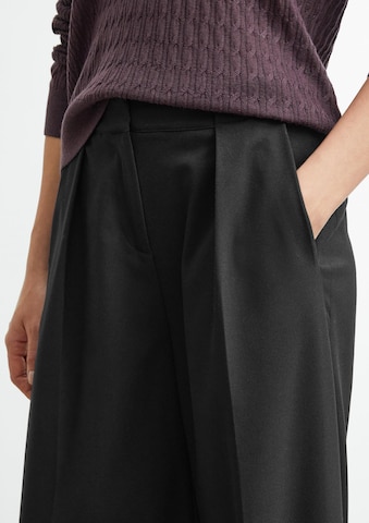 COMMA Wide leg Pleat-front trousers in Black: front