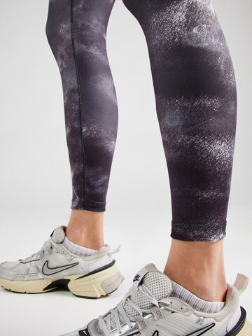 NIKE Skinny Sporthose 'One' in Schwarz