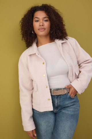 Trendyol Curve - Chaqueta de entretiempo en beige
