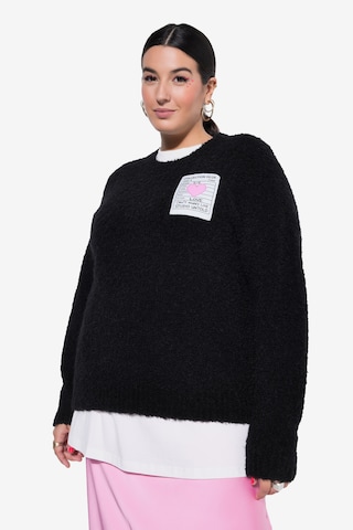 Studio Untold Sweater in Black: front