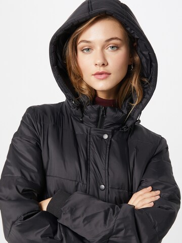 Manteau d’hiver SISTERS POINT en noir