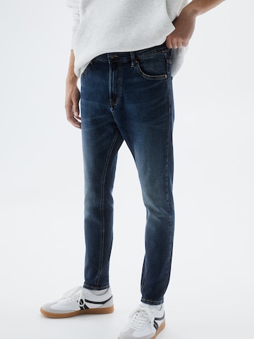 Pull&Bear Slimfit Jeans in Blauw: voorkant