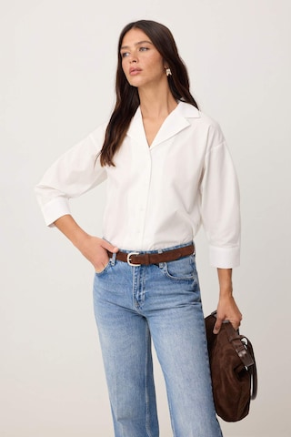 Trendyol Blouse in White: front